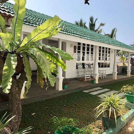 Villa Sri Beach Negombo Exterior foto