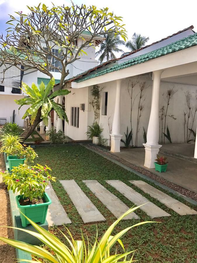 Villa Sri Beach Negombo Exterior foto